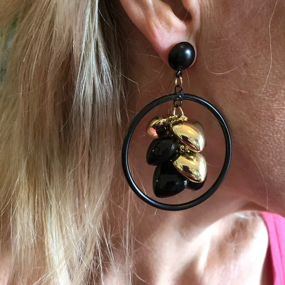 Tassel circular black hoop earrings - Picture 6 of 8